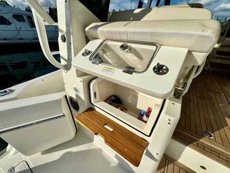 Boston Whaler 405 Conquest image