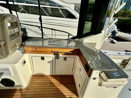 Boston Whaler 405 Conquest image