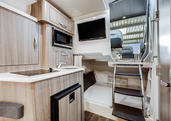 Regal 28 Express image