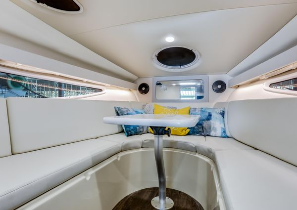 Regal 28 Express image