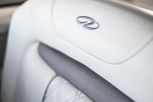 Regal 28 Express image