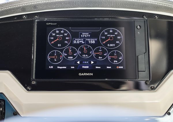 Regal 28 Express image