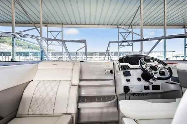 Regal 28 Express image