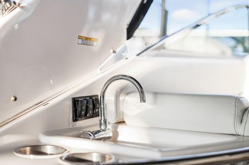 Regal 28 Express image