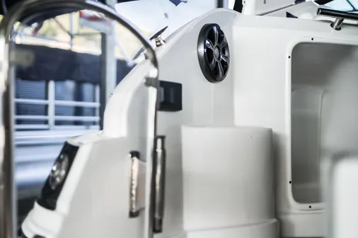 Regal 28 Express image