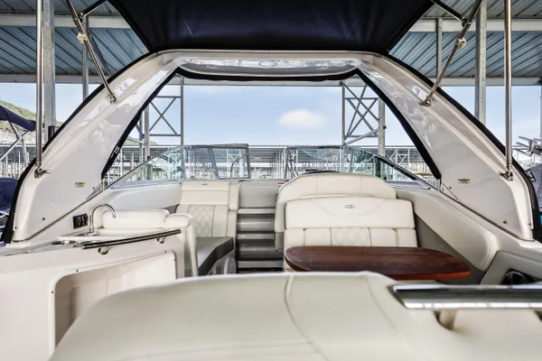 Regal 28 Express image