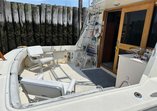 Hatteras 36 Convertible image