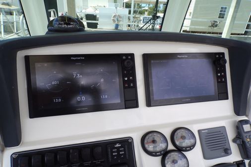 Boston Whaler 250 Outrage image