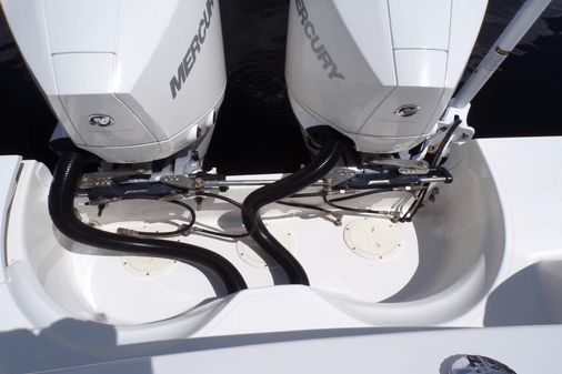 Boston Whaler 250 Outrage image