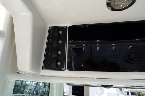 Boston Whaler 250 Outrage image