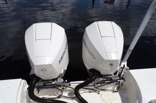 Boston Whaler 250 Outrage image