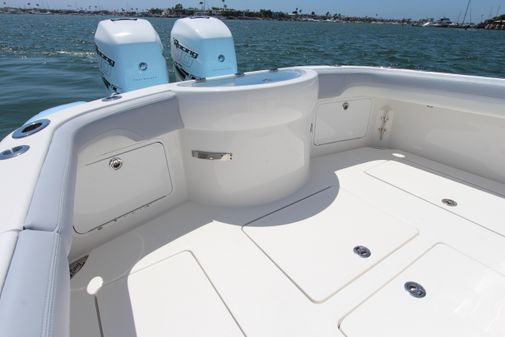 Mag Bay 33 Center Console image