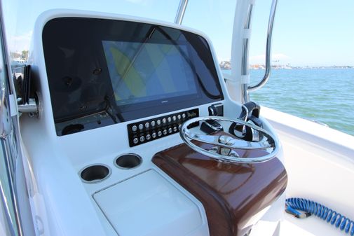 Mag Bay 33 Center Console image