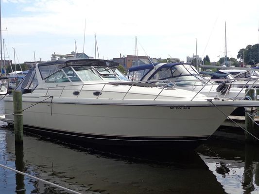 Tiara 4000 Express - main image