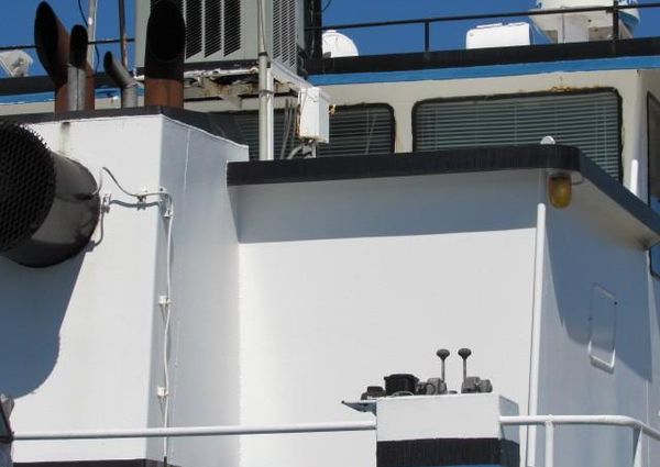 Tugboat lugger model bow image