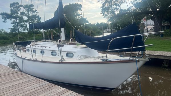 Cape Dory 33 image