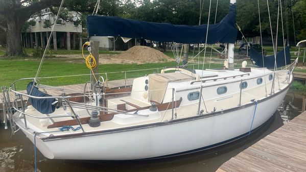 Cape Dory 33 image