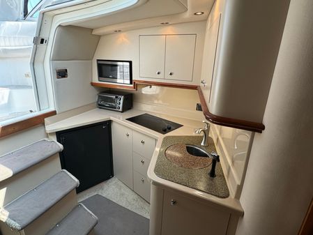 Cruisers Yachts 3470 Express image