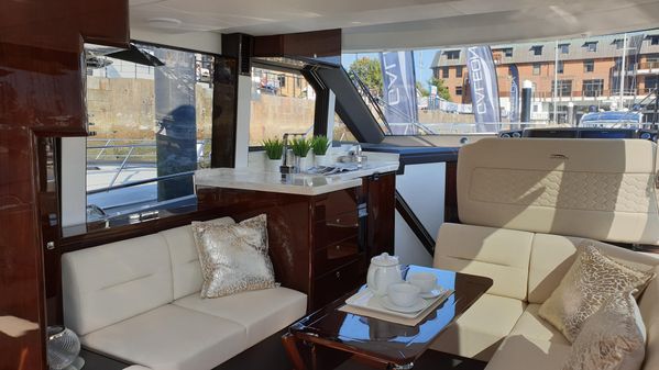 Galeon 400 Fly image