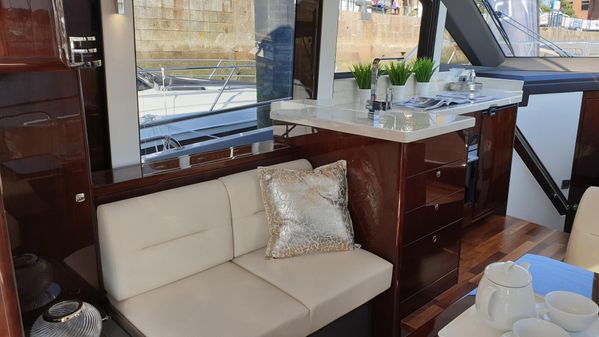 Galeon 400 Fly image