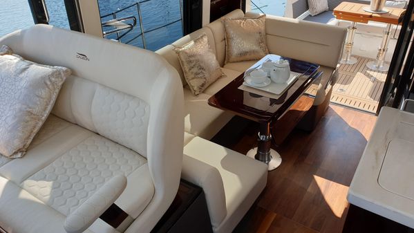 Galeon 400 Fly image
