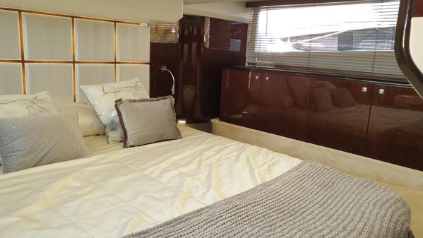 Galeon 400 Fly image