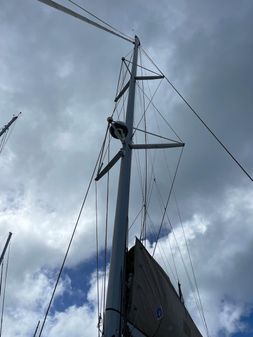 Lagoon 46 image