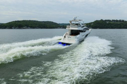 Sea Ray L550 Fly image