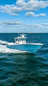 Yellowfin 32 image