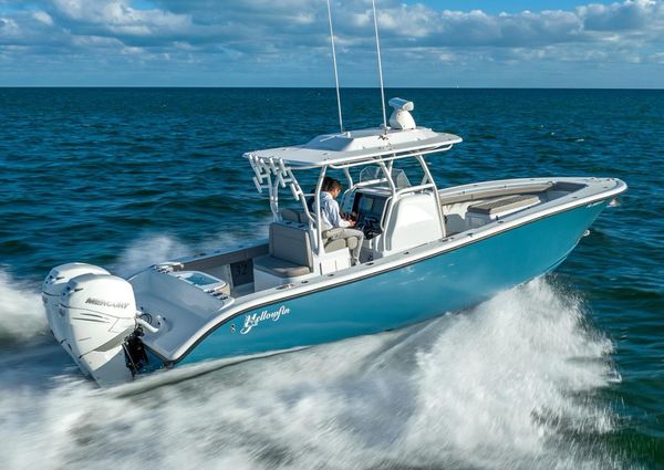 Yellowfin 32 image