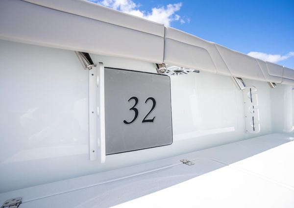 Yellowfin 32 image