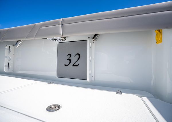 Yellowfin 32 image