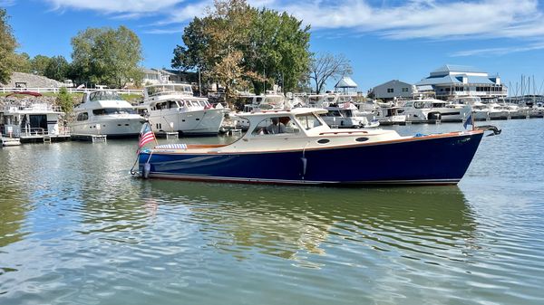 Hinckley Picnic Boat Classic 36 