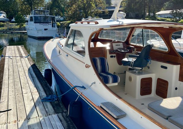 Hinckley PICNIC-BOAT-CLASSIC-36 image