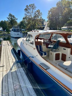 Hinckley PICNIC-BOAT-CLASSIC-36 image