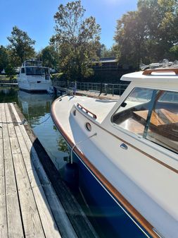 Hinckley PICNIC-BOAT-CLASSIC-36 image