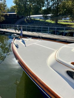 Hinckley PICNIC-BOAT-CLASSIC-36 image