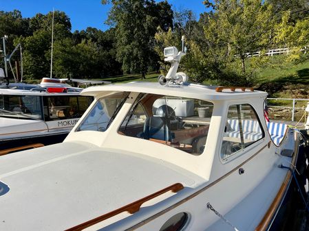 Hinckley PICNIC-BOAT-CLASSIC-36 image