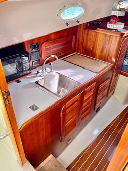 Hinckley PICNIC-BOAT-CLASSIC-36 image