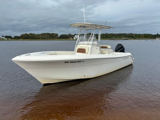 Cobia 237-CENTER-CONSOLE - main image