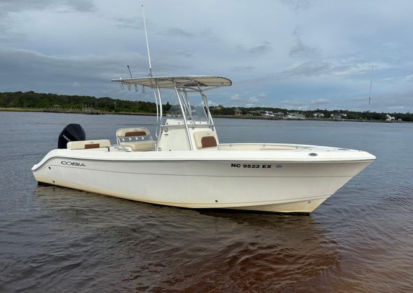 Cobia 237-CENTER-CONSOLE image