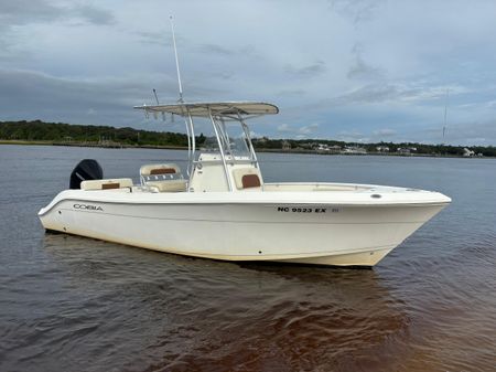 Cobia 237-CENTER-CONSOLE image