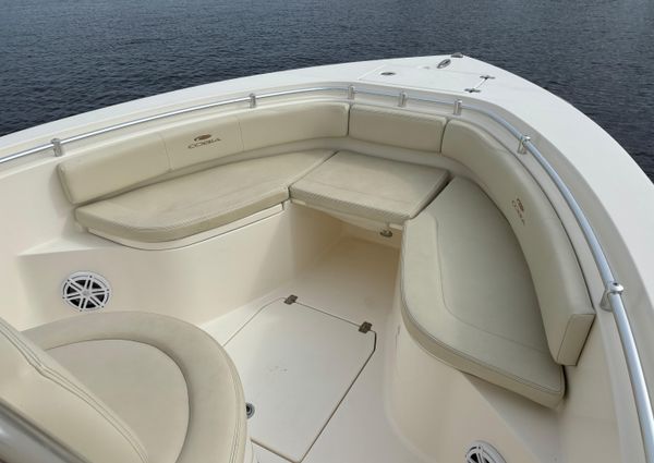 Cobia 237-CENTER-CONSOLE image