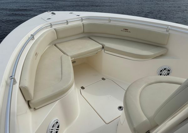 Cobia 237-CENTER-CONSOLE image