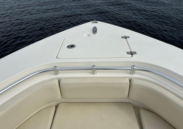 Cobia 237-CENTER-CONSOLE image