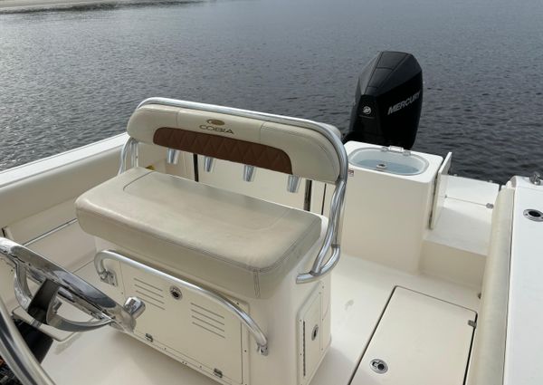 Cobia 237-CENTER-CONSOLE image