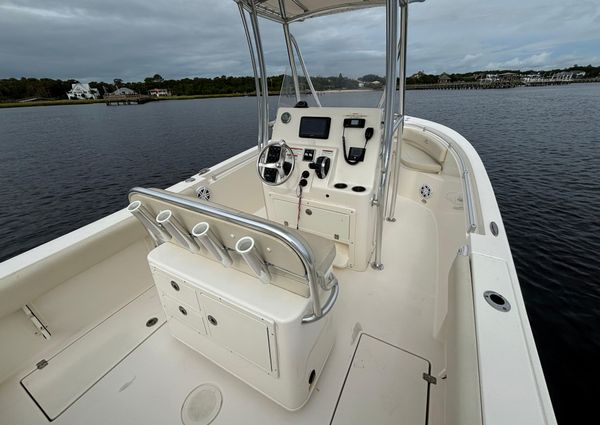 Cobia 237-CENTER-CONSOLE image