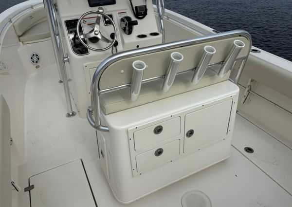 Cobia 237-CENTER-CONSOLE image