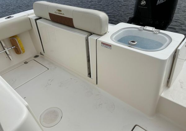 Cobia 237-CENTER-CONSOLE image