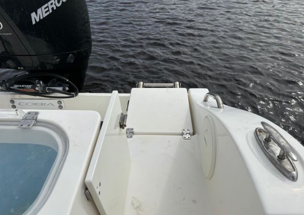 Cobia 237-CENTER-CONSOLE image